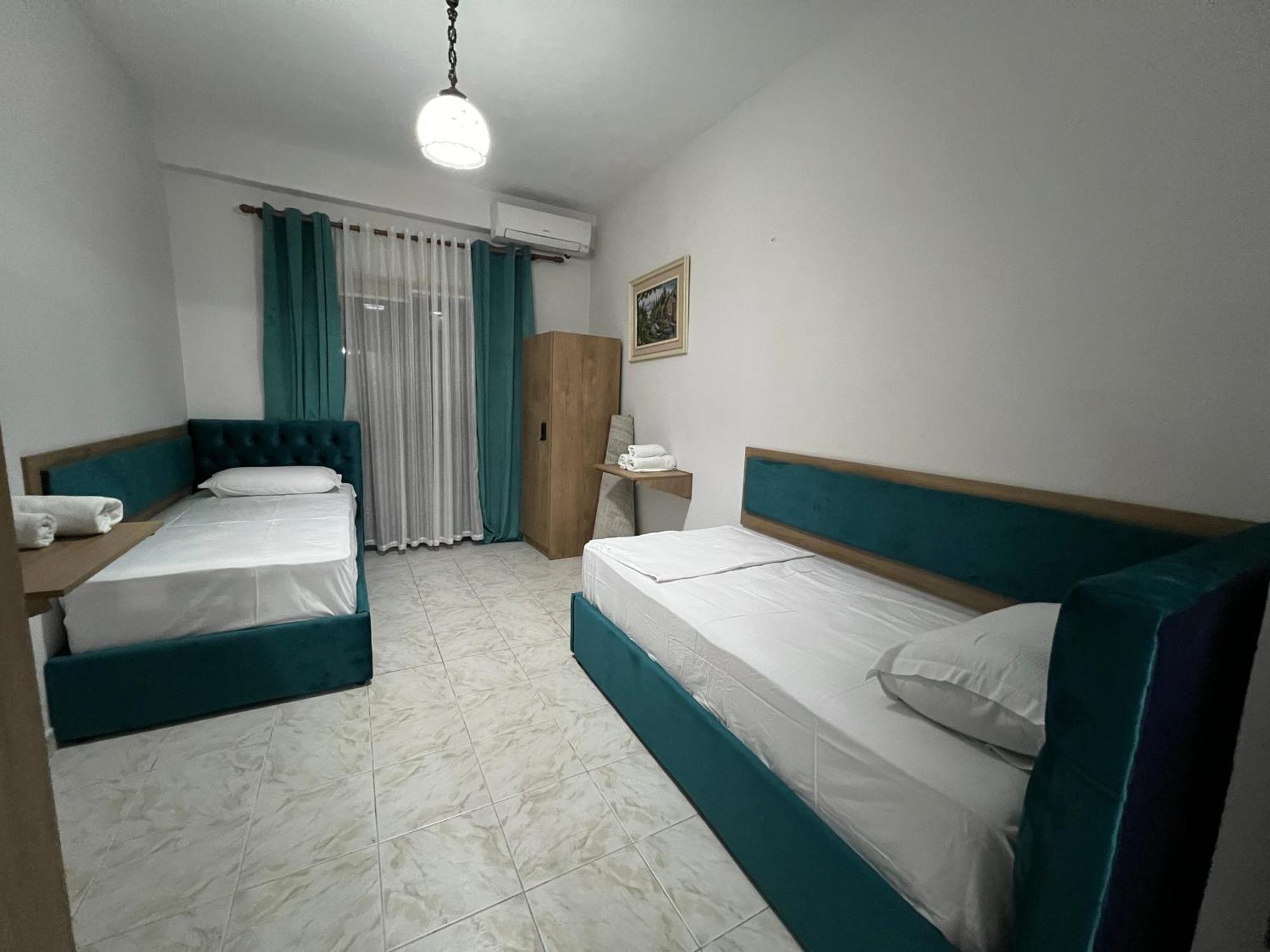 Sisterhood Hostel-Female Only Tirana Eksteriør billede