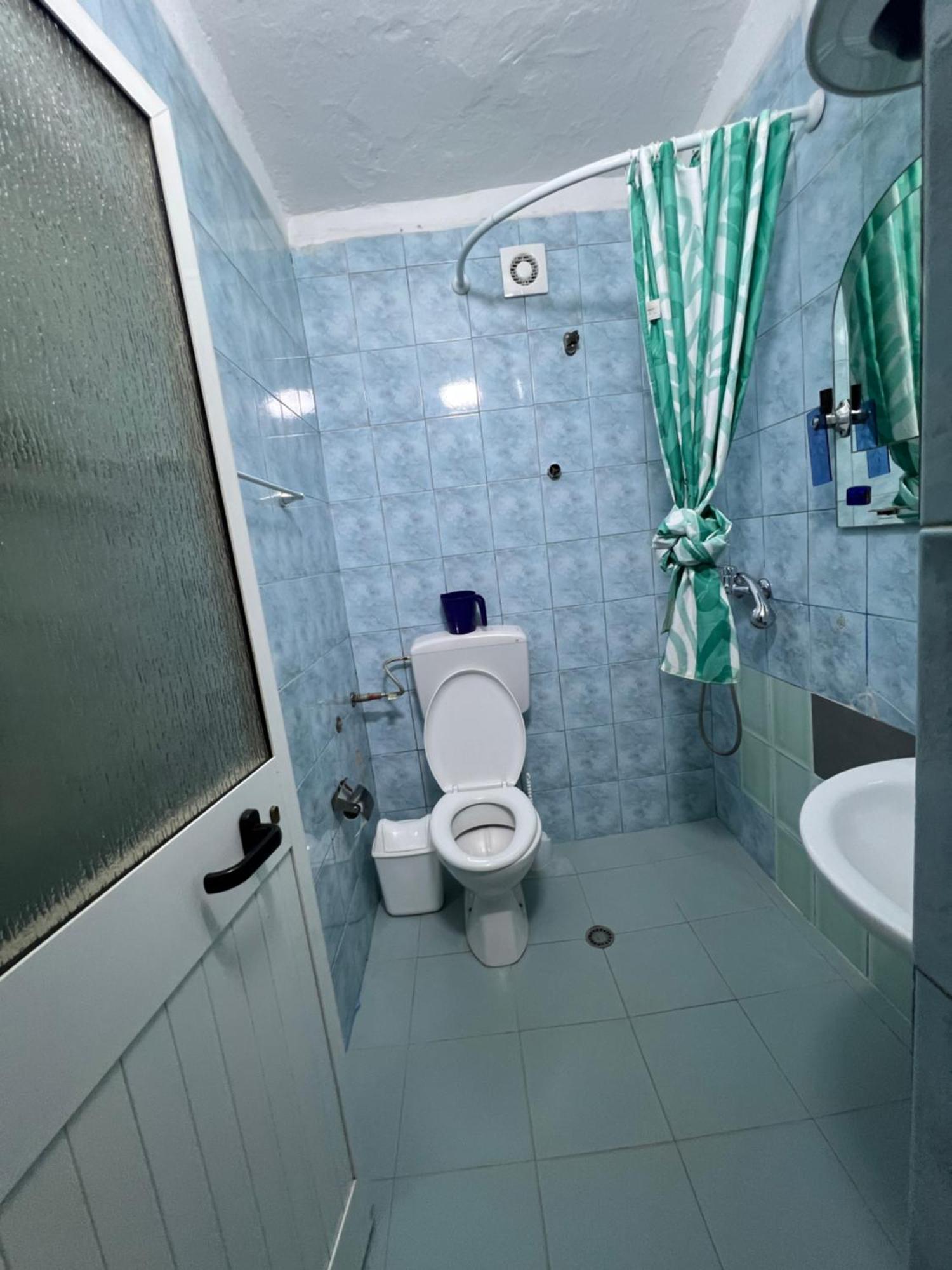 Sisterhood Hostel-Female Only Tirana Eksteriør billede